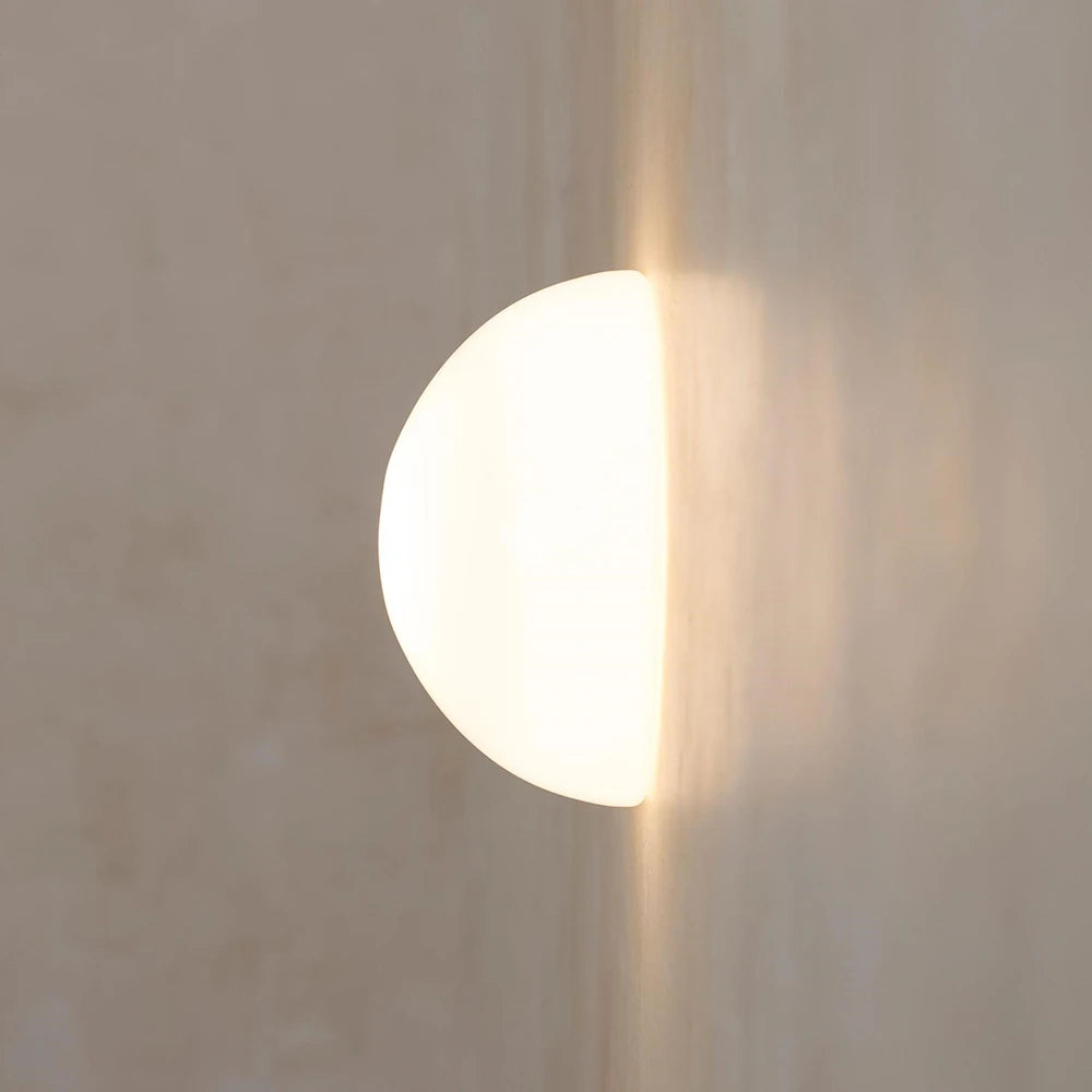 Minimalist nordic hemisphere glass wall light - vue 4 sur 7