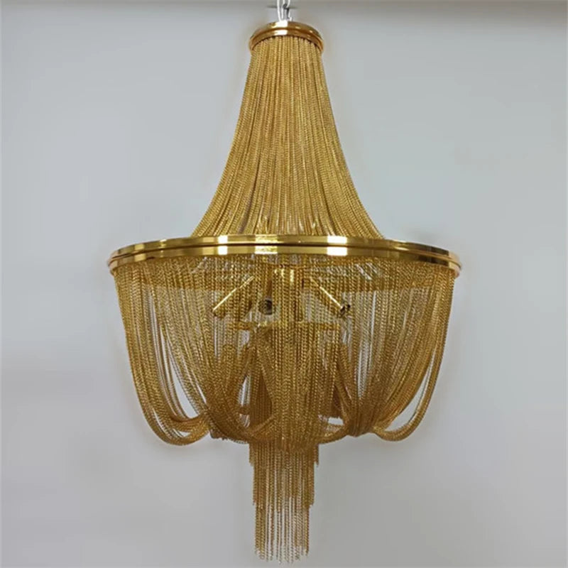 lustre moderne à pampilles en aluminium doré avec chaîne décorative - vue 5 sur 12