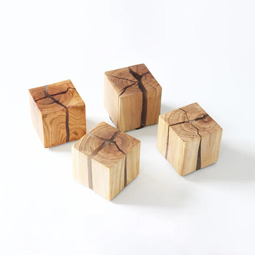 applique-murale-cube-cr-atif-en-r-sine-bois-massif-led-fait-main-4.png