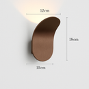Applique murale design à LED avec abat-jour courbé en métal style Wake