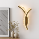 applique murale en cristal naturel et métal doré pour décoration d'ambiance