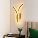 applique murale en cristal naturel et métal doré pour décoration d'ambiance