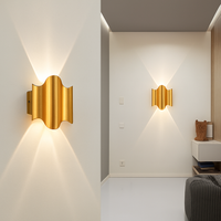Applique murale extérieures imperméables modernes simples en aluminium lumière extérieure applique intérieure noir or fond applique murale luminaire