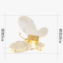 applique-murale-moderne-en-forme-de-bulle-de-cristal-et-papillon-2.png