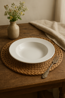 Assiette creuse céramique design minimaliste pour soupe dessert