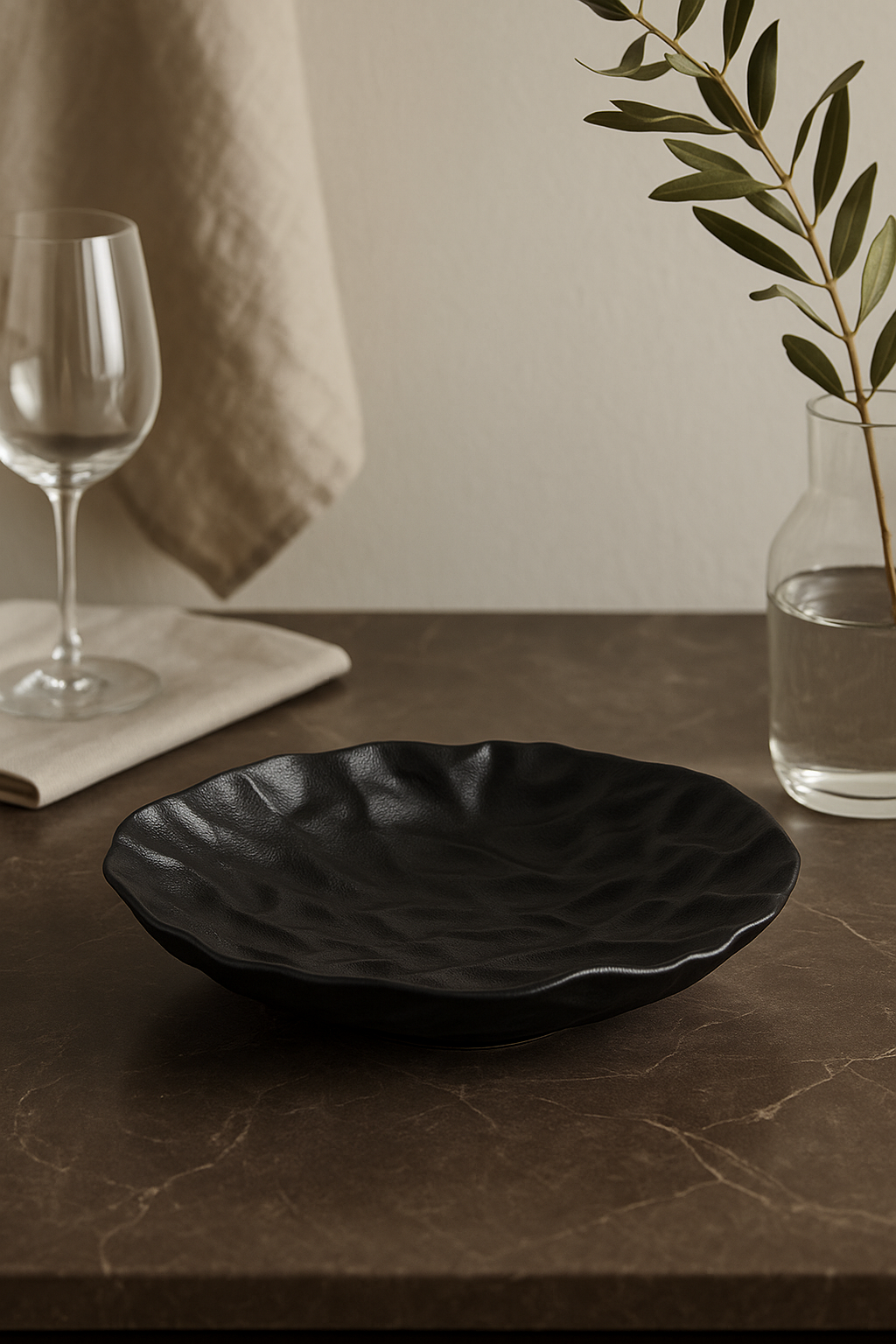 Assiettes creuses ceramique texture ridee style restaurant elegante - vue 3 sur 3