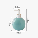 bouteille-de-gel-douche-et-savon-pour-les-mains-accessoires-de-salle-de-bain-1.png