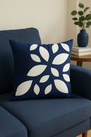 coussin bleu marine géométrique pour décoration intérieure