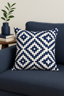 coussin géométrique bleu marine pour décoration intérieure