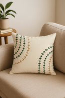 coussin vert à motif végétal pour un intérieur élégant et confortable