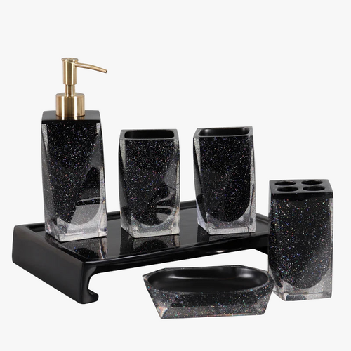 ensemble-de-cinq-pi-ces-pour-salle-de-bain-moderne-et-pratique-5.png