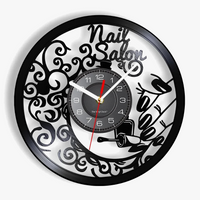 horloge murale vinyle pour salon de manucure et beauté