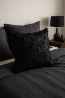 housse de coussin brodée roses en 3D pour déco intérieure