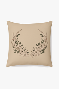 Decorative cushion cover with colourful and playful animal pattern