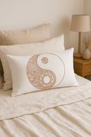 housse de coussin rose motif géométrique décoratif tendance pour la maison
