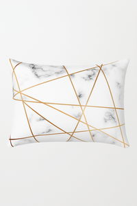 housse de coussin rose motif géométrique pour décoration intérieure