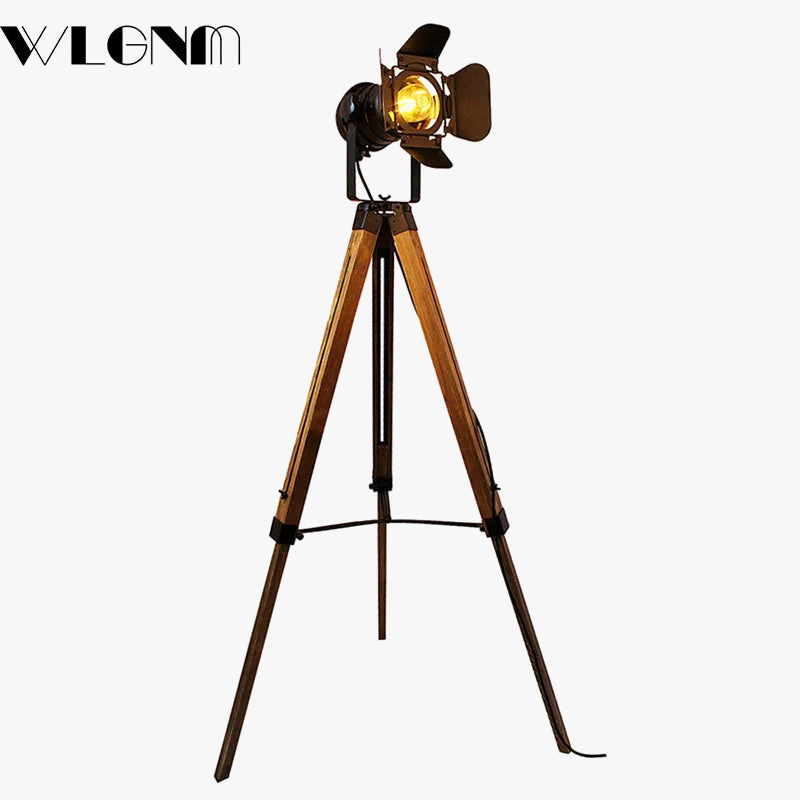 lampadaire-moderne-en-bois-avec-t-te-de-lumi-re-r-glable-en-fer-1.png