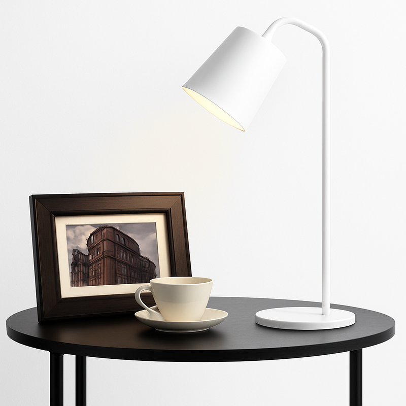 Lampe de bureau et chevet avec base et abat-jour en métal