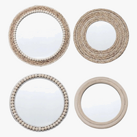 miroir rond en corde de paille avec perles décoratives en bois