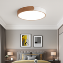 Plafonnier LED rond en métal et bois arrondi Macaron