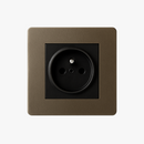 prise-lectrique-en-acier-bronze-vieilli-bords-arrondis-0.png