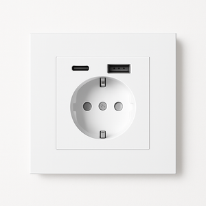 Prise électrique et double USB et USB type C en acier blanc mat