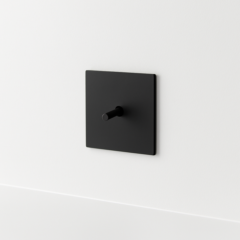 Prise électrique et double USB et USB type C en acier noir mat