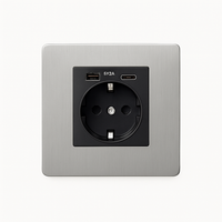 Prise électrique et double USB et USB type C (Europe) en acier gris clair brossé bords arrondis