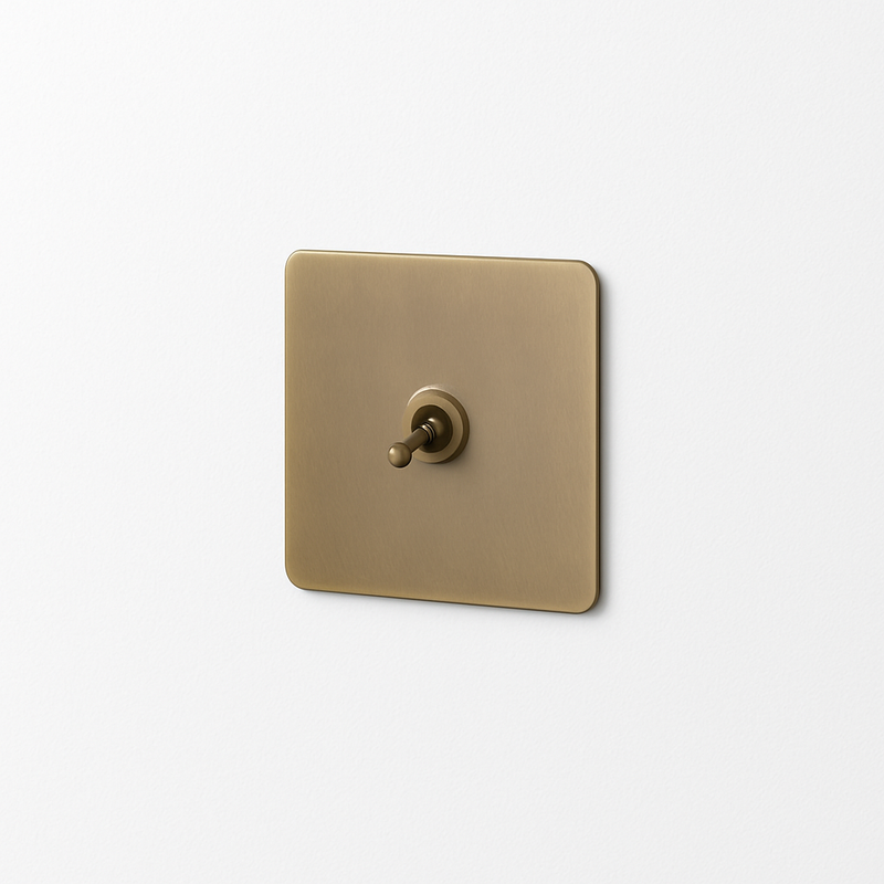 Prise électrique (Europe) en acier bronze vieilli bords arrondis