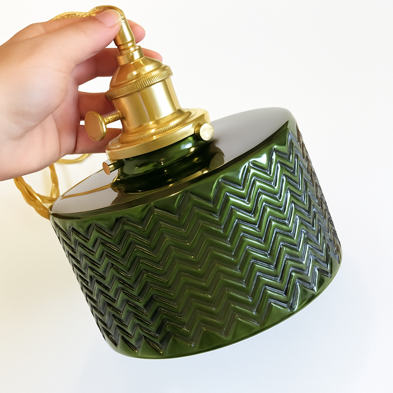 Suspension design en verre vert minimaliste japonais