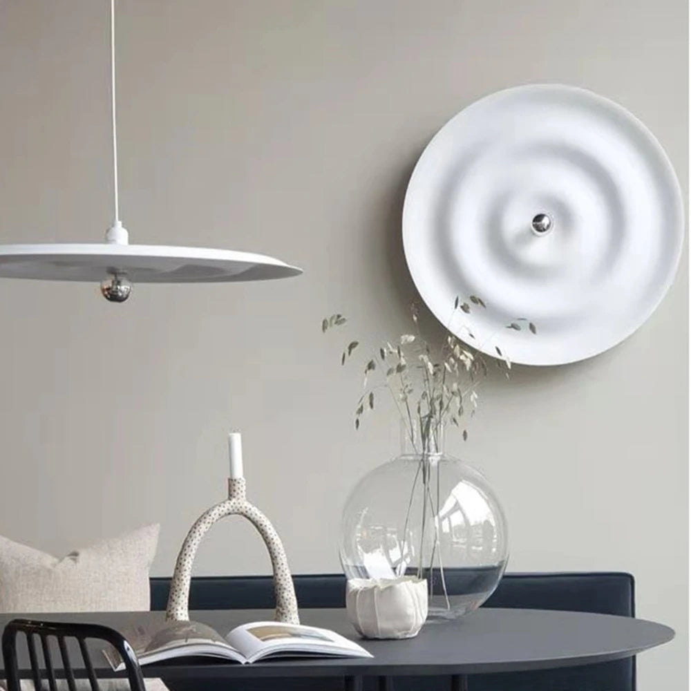 suspension-nordique-en-fer-design-minimaliste-pour-un-clairage-moderne-3.png