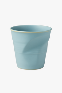 Tasse en gres plissee artisanale style vintage latte