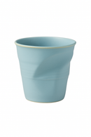 Tasse en gres plissee artisanale style vintage latte