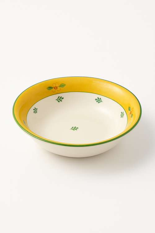 Vaisselle céramique style nordique motifs floraux rétro