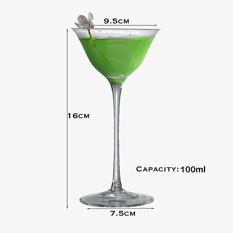 Verres a pied elegants pour cocktails champagne vin