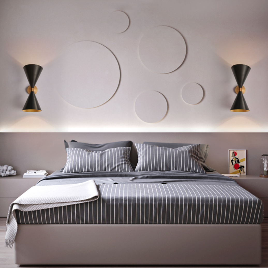 Applique murale design double cône noir et doré Model - vue 3 sur 5