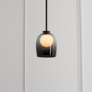 Suspension design avec abat-jour en verre Jowie
