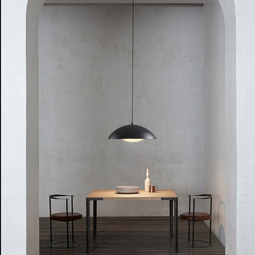 Suspension moderne LED avec abat-jour en métal Koleen