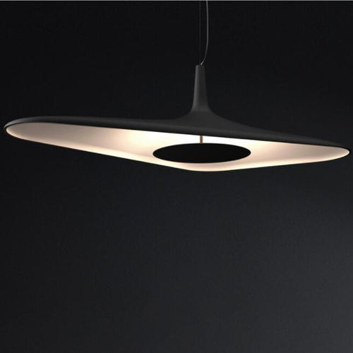Suspension design et minimaliste avec forme asymétrique Poe