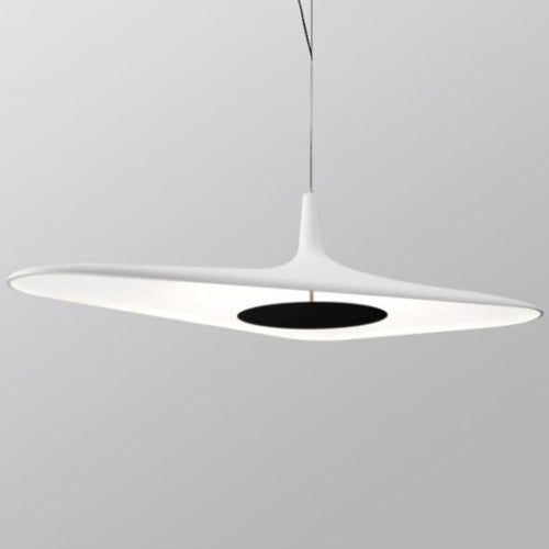 Suspension design et minimaliste avec forme asymétrique Poe