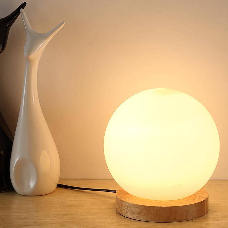 Lampe à poser moderne LED avec base en bois et boule en verre Ball - vue 4 sur 4