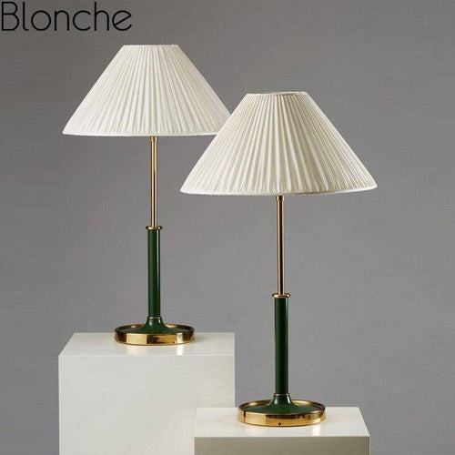 Lampe de chevet design LED avec socle doré et abat-jour blanc