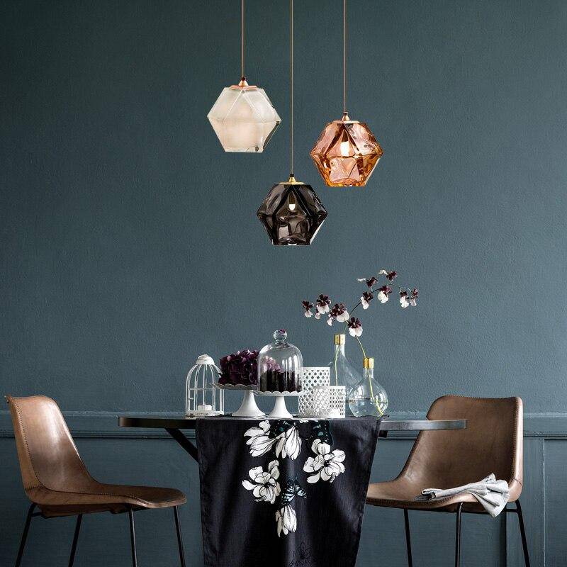 Suspension design diamant coloré en verre cristal - vue 4 sur 10