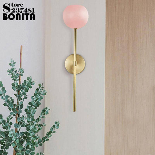 Applique murale LED baton doré et boule en verre