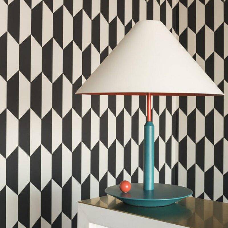 Lampe à poser moderne LED avec abat-jour conique blanc - vue 3 sur 8