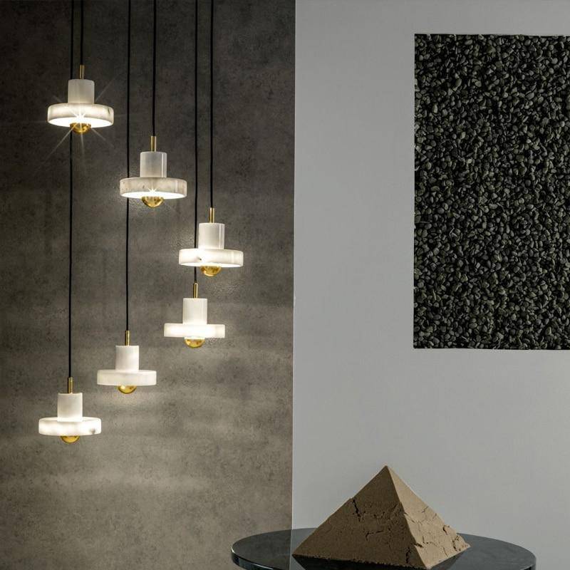 Suspension design LED arrondie dorée et cylindre blanc - vue 3 sur 4