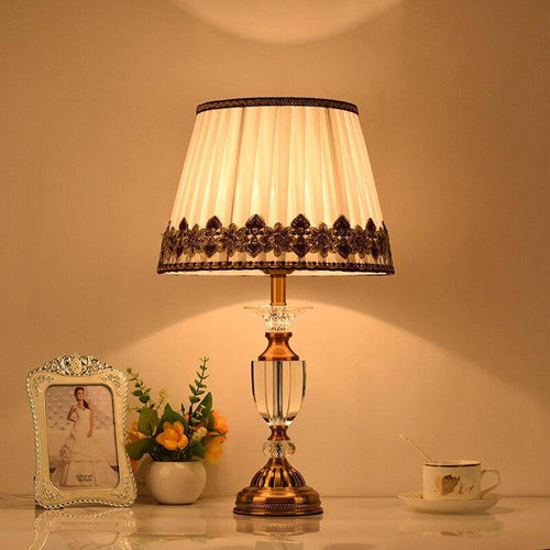 Lampe à poser rétro LED en verre cristal et abat-jour tissu - vue 3 sur 3