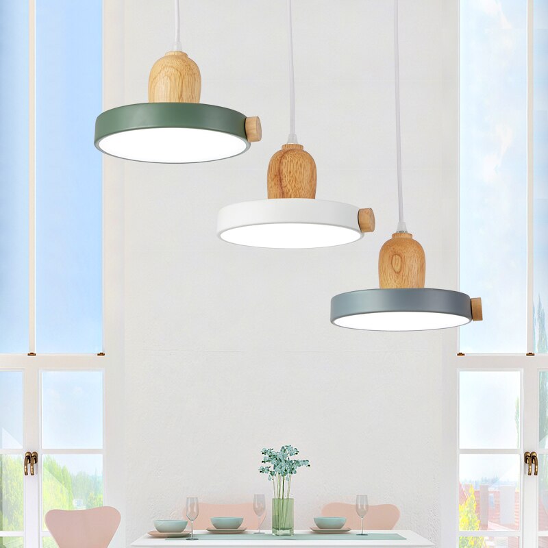 Lustre scandinave circulaire en bois et métal coloré Carmina