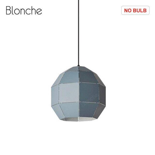 Suspension design LED sphère colorée en métal