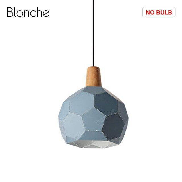 Suspension design LED sphère colorée en métal - vue 11 sur 14